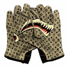 SUPERIOR ATHLETE Gray with Black Shark Gloves